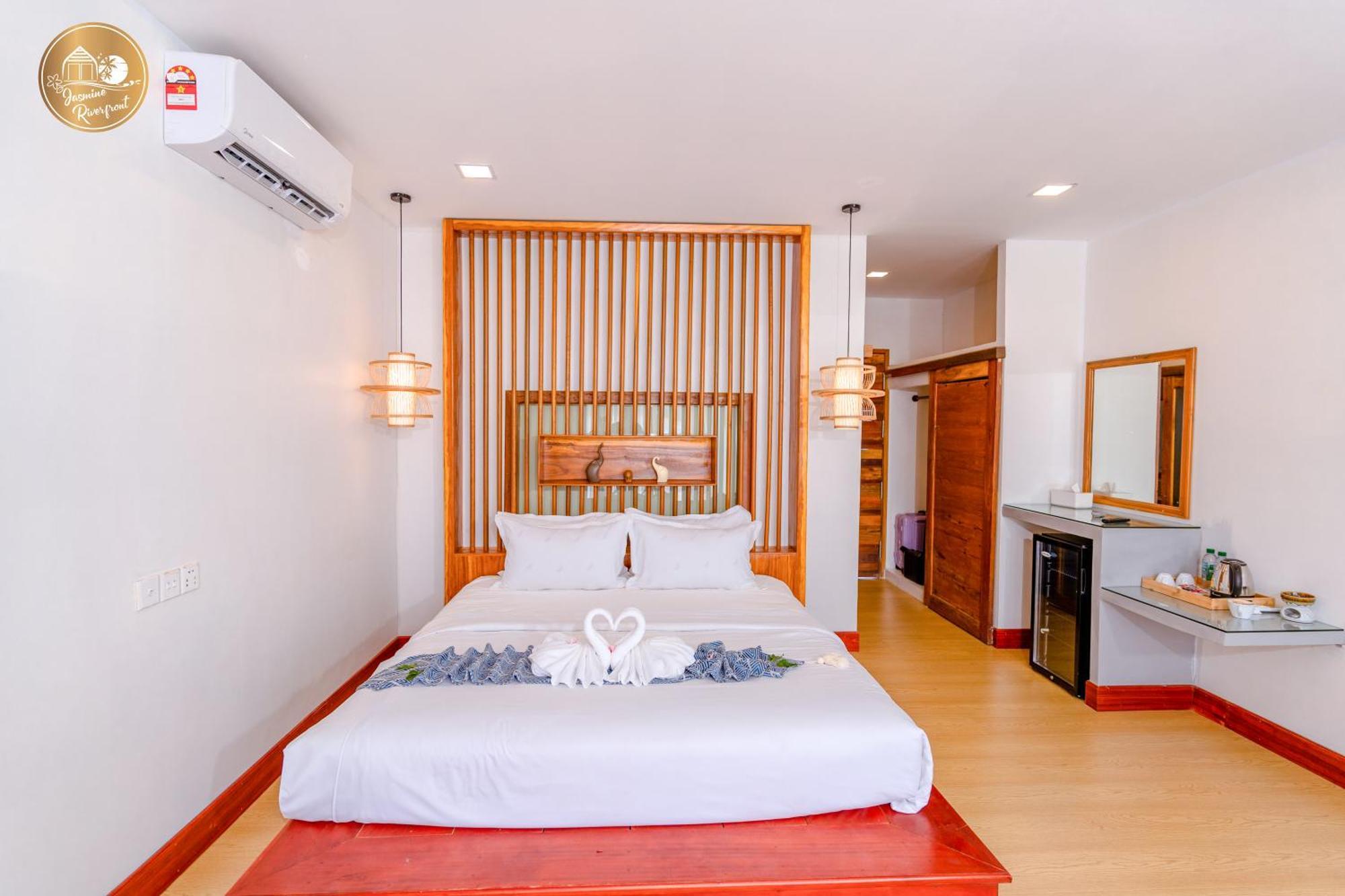 Jasmine River Front Hotel Kampot Ngoại thất bức ảnh
